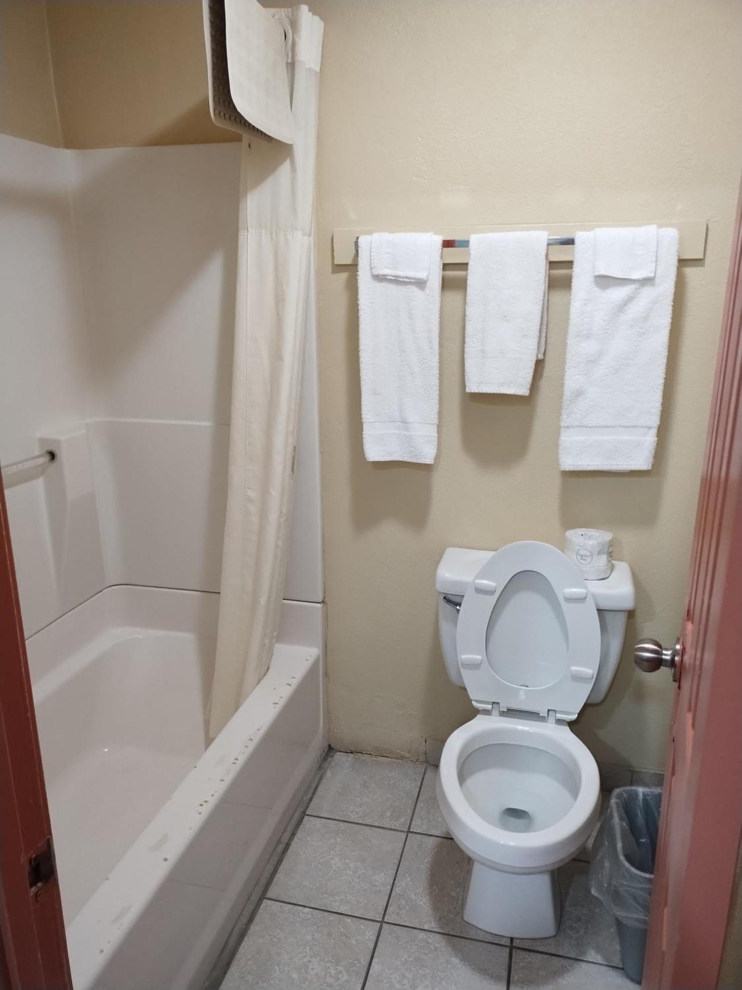 Howards Inn Motel Eunice Екстериор снимка